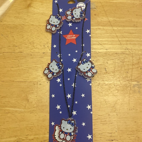 NWT Hello Kitty light up patriotic necklace Acrylic charms on wire NWT - Picture 3 of 8